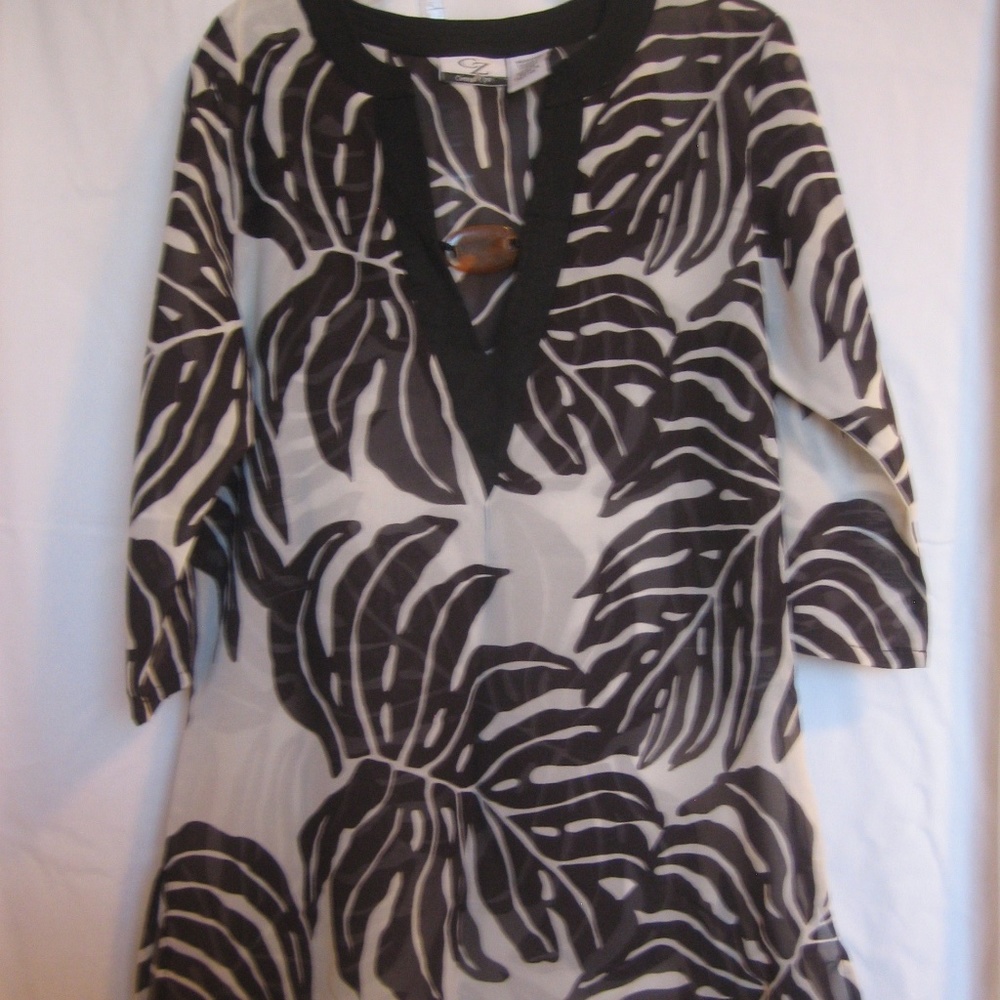 CZ Black & White Leaf Print V Neck Swimwear Cover Up Sz L 100% Polyester NWNT